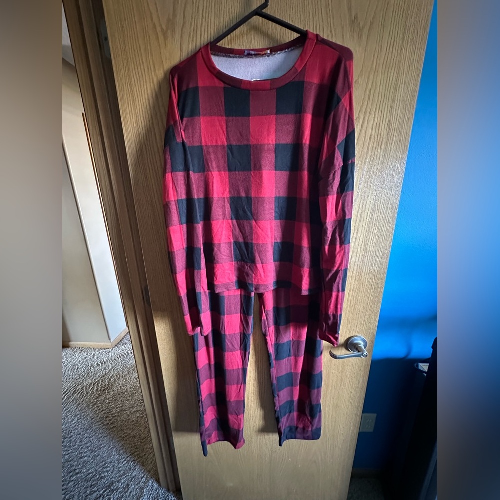 Freckled Poppy NWOT Buffalo Plaid Red and Black Women’s Pajamas 2XL